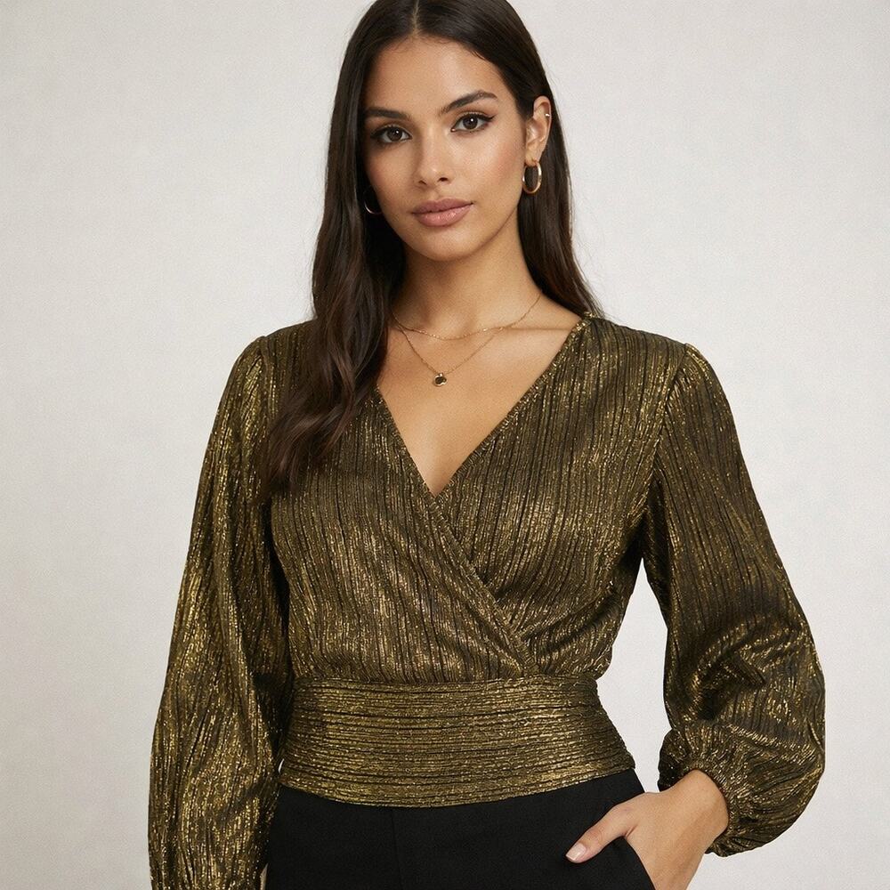 Revolve Gold foil Wrap top Bardot Pleated top with V Neckline. Women’s M